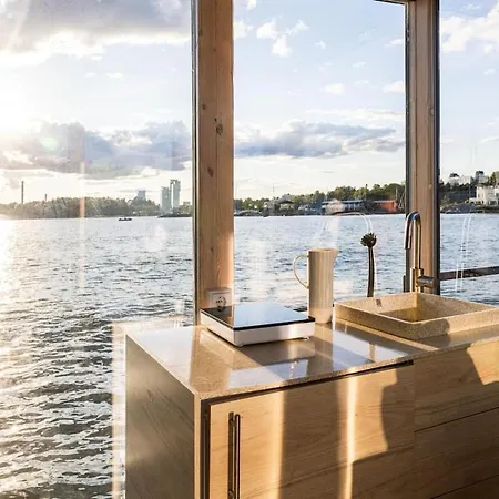 Botel 2ndhomes Houseboat With Sauna & Terrace In Mustikkamaa