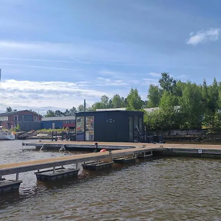 2ndhomes Houseboat With Sauna & Terrace In Mustikkamaa *