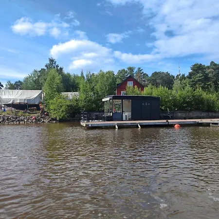 Botel 2ndhomes Houseboat With Sauna & Terrace In Mustikkamaa